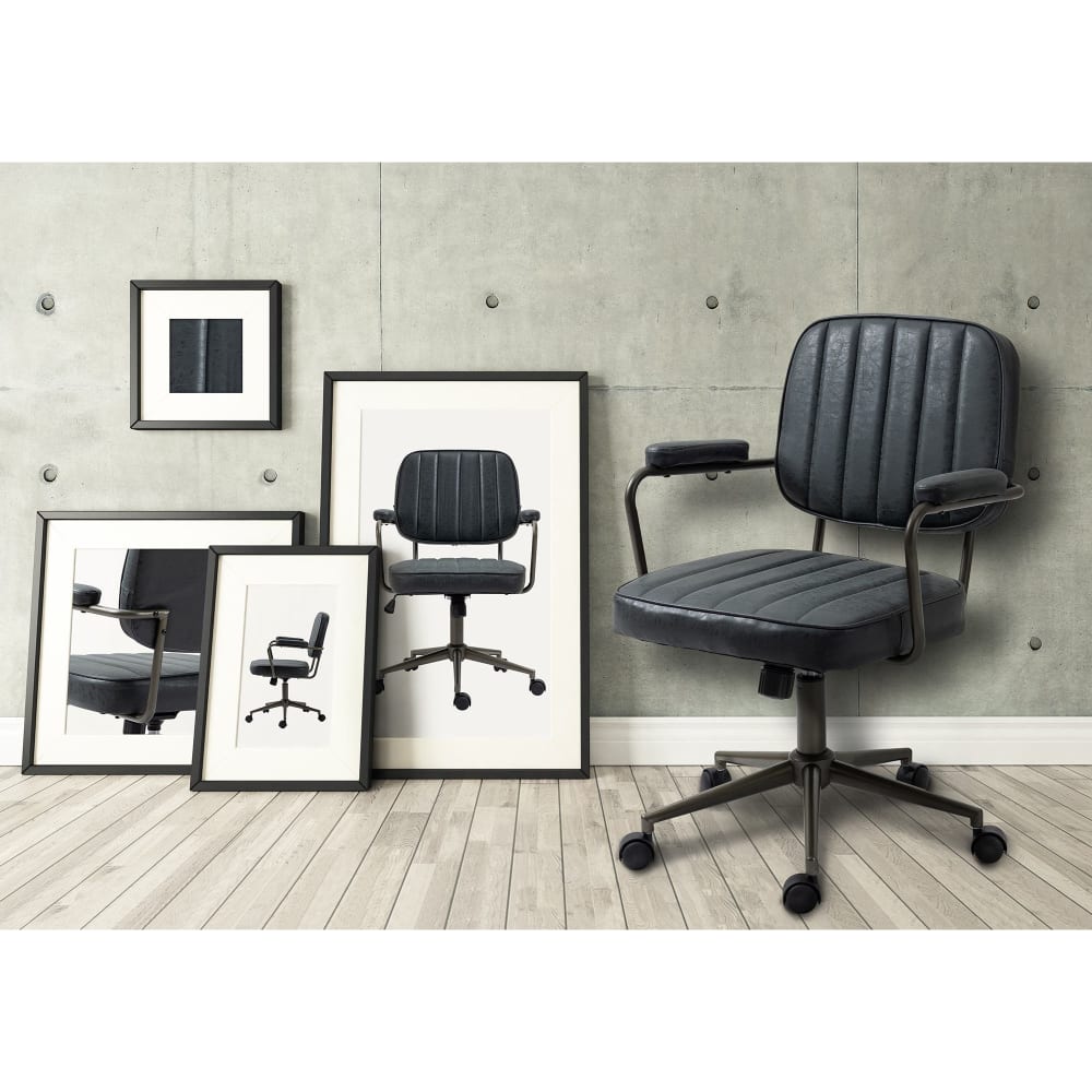 Chaise de bureau CLP Natrona en similicuir noir avec accoudoirs et roulettes — vue 2