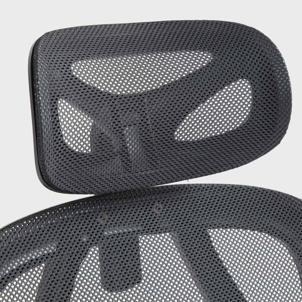 Chaise de bureau CLP Taos noire avec dossier en filet et appuie-tête réglable — vue 4