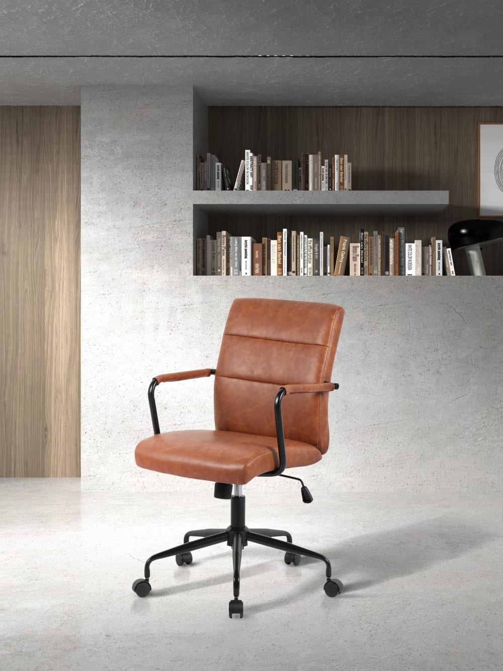 Chaise de bureau Hispanohogar marron avec accoudoirs, roulettes et base noire — vue 2