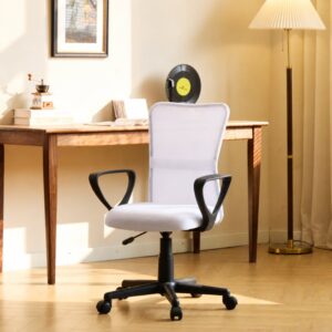 Chaise Nordlys STACY blanche avec assise en tissu et dossier en mesh