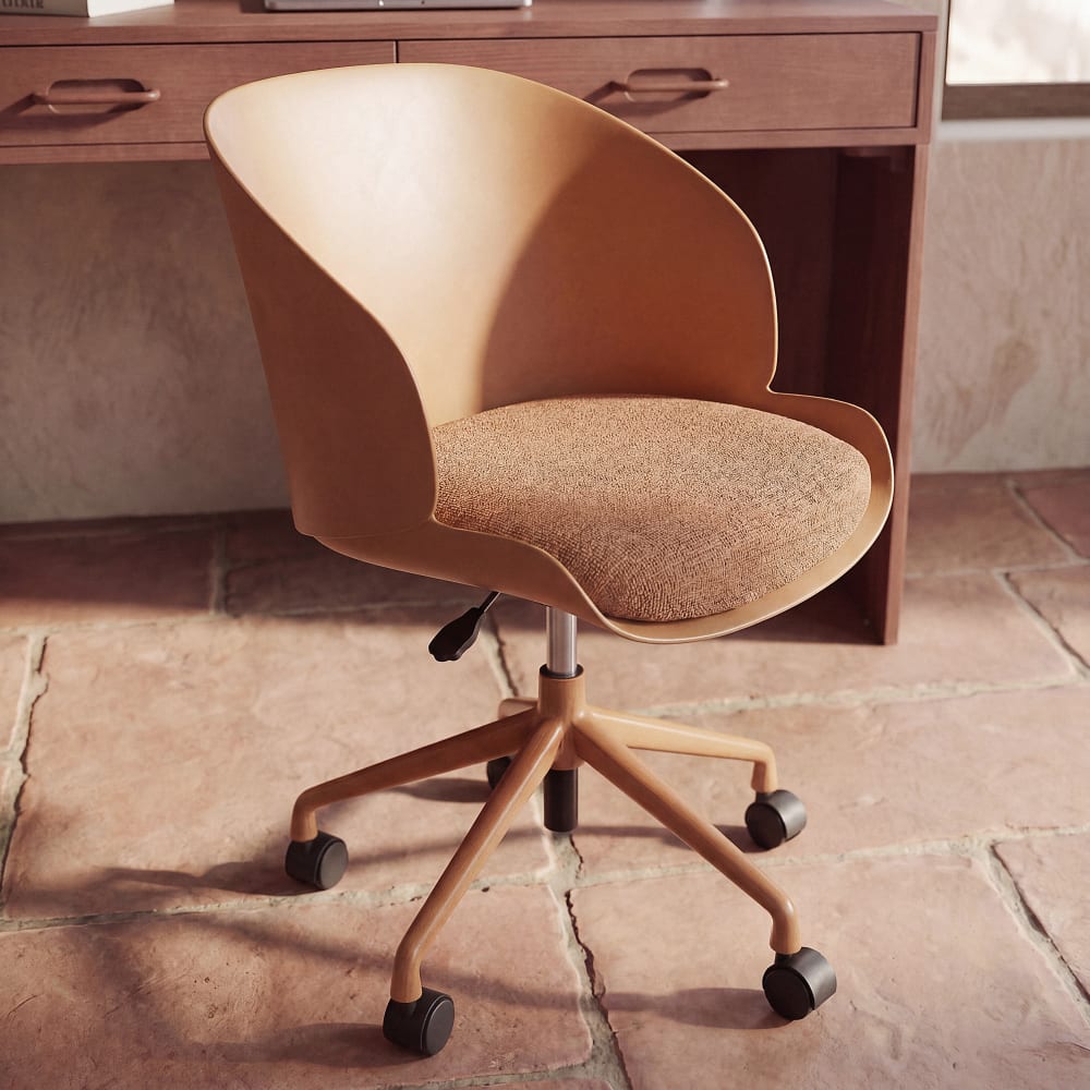 Chaise de bureau Levi caramel avec assise en tissu tramé et roulettes