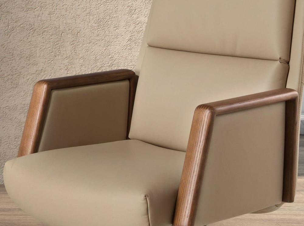 Fauteuil de bureau Angel Cerda 4213 en similicuir vison et bois noyer — vue 4